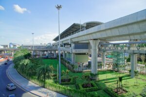 Wat Phra Sri Mahathat BTS station and its small garden used to house Anusawari Lak Si.