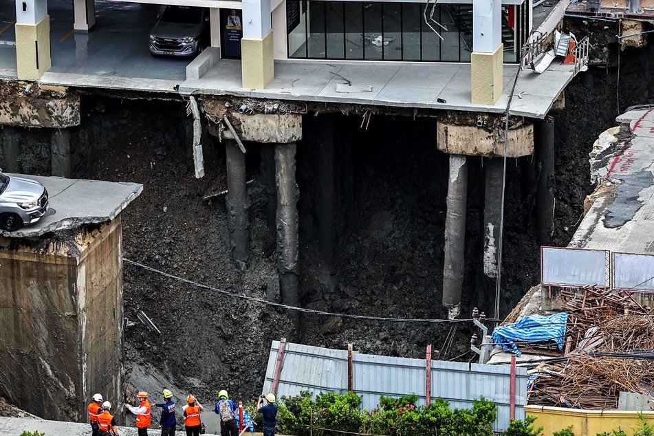 On the morning of 24 September 2025, a 50-meter deep sinkhole opened up on Samsen Road in front of the Vajira Hospital in Dusit district, Bangkok, Thailand.