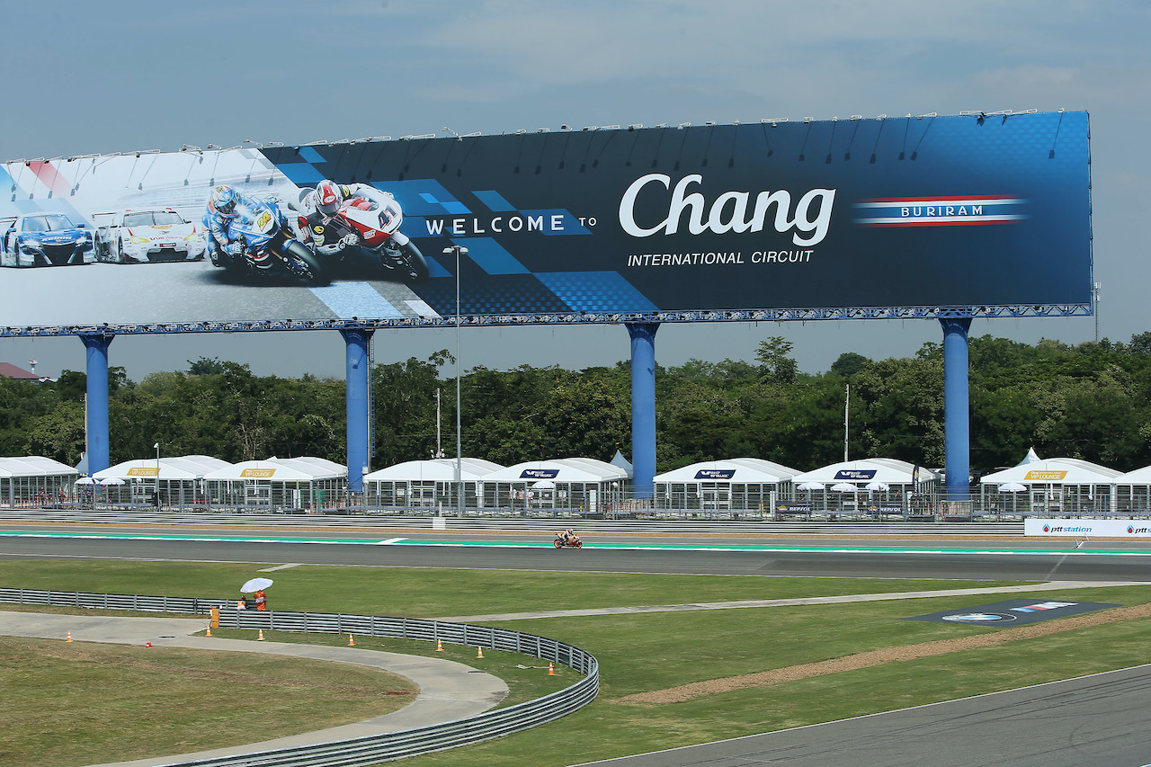 The 2026 PT Grand Prix of Thailand at the Chang International Circuit in Buriram is currently taking place from February 27 to March 1, 2026. For the first time in history, Thailand is hosting the MotoGP season opener.