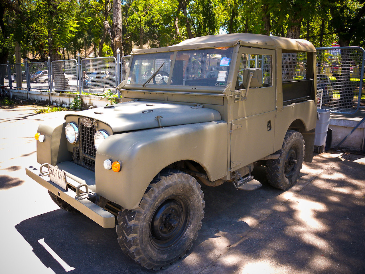 Land Rover outside Klong Prem Central Prison in Bangkok