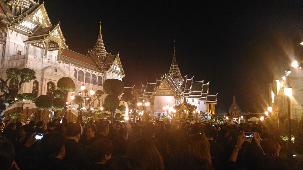 Mourners paying respects to HM King Bhumibol Adulyadej