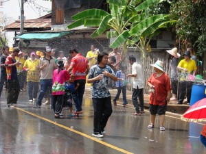 Songkran in Laplae