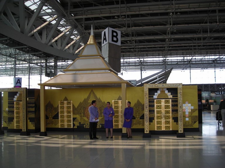 Thai Airways First airport lounge entrance
