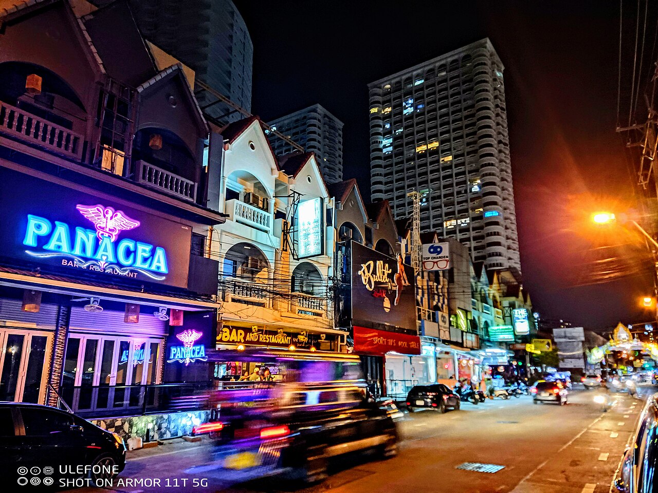 Bars at Thappraya Road in Jomtien, Pattaya.