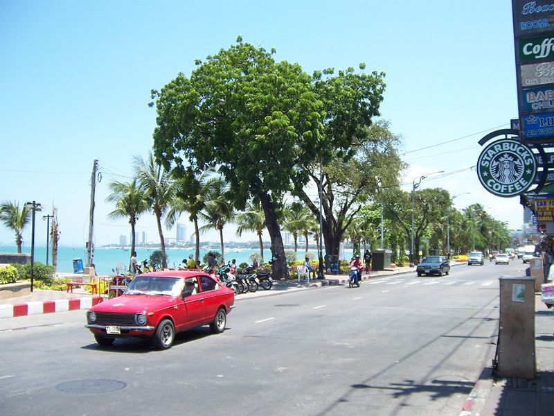 Pattaya beach road